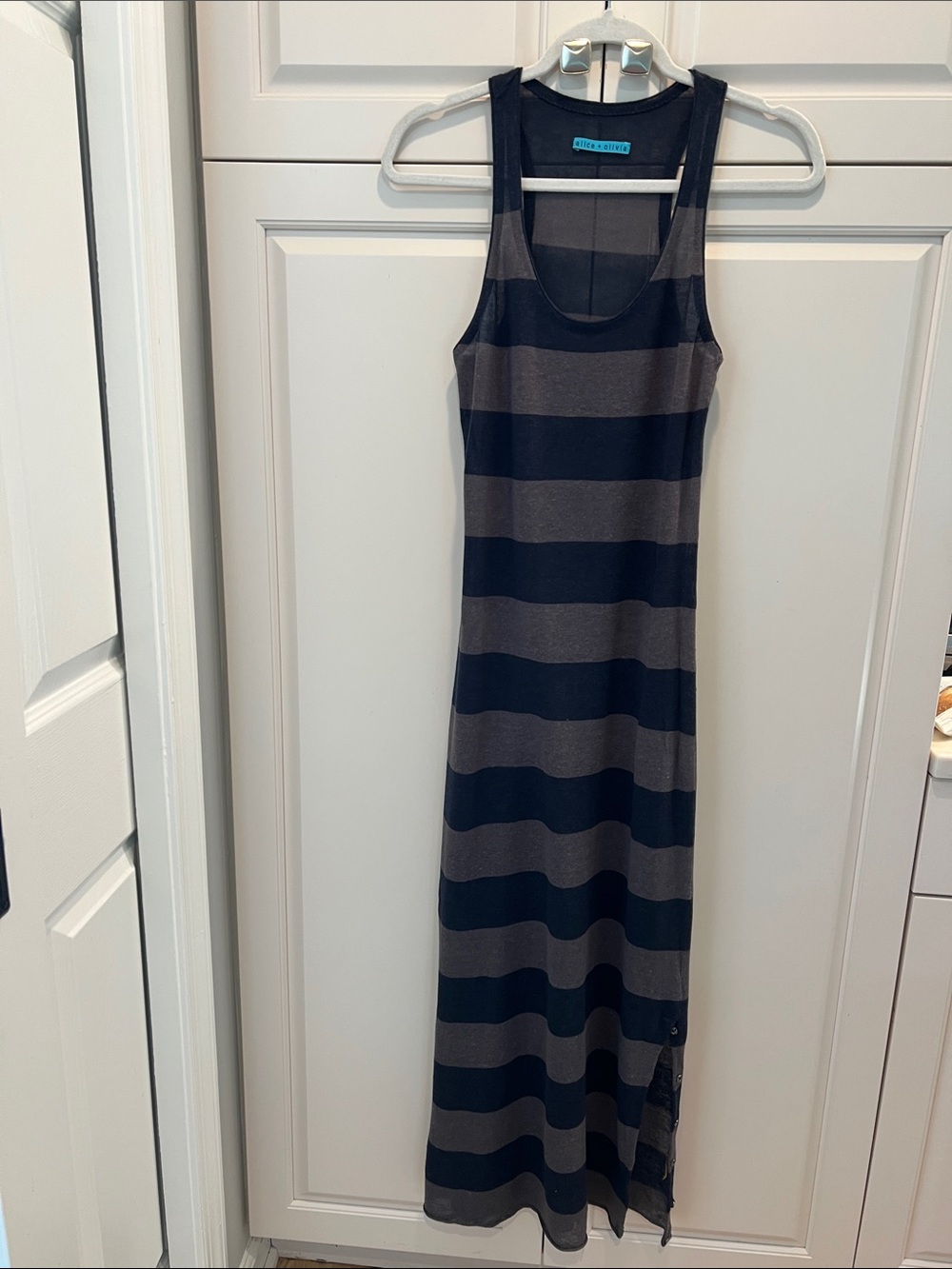 Alice + Olivia Black and Gray Striped Sleeveless Maxi Dress wool silk 😎